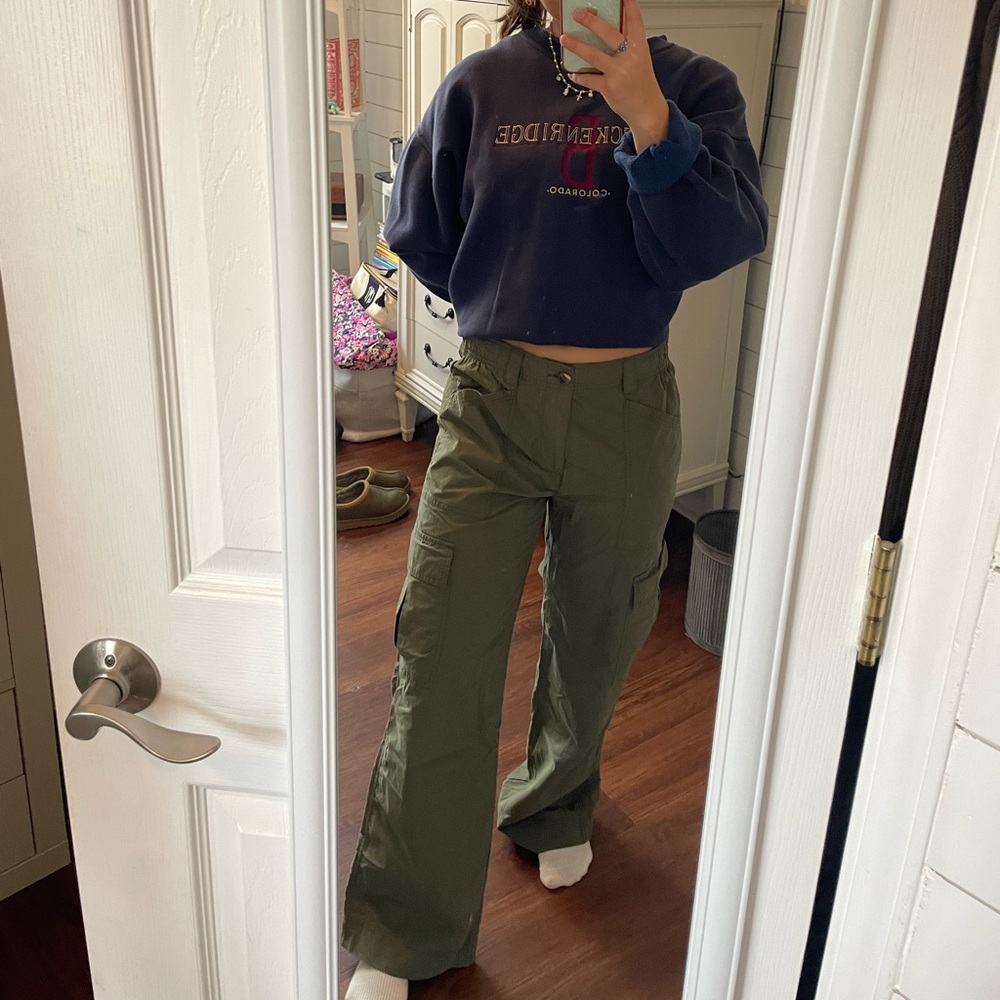 Old Navy Army Green Wide Leg Cargo Pants. size: medium